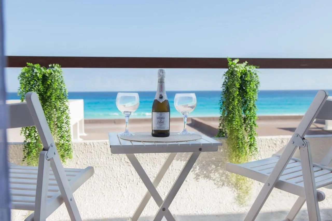 Beachfront Villa 4Br Hotel Zone Cancun