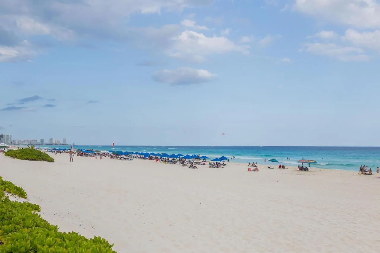 Beachfront Villa 4Br Hotel Zone Cancun