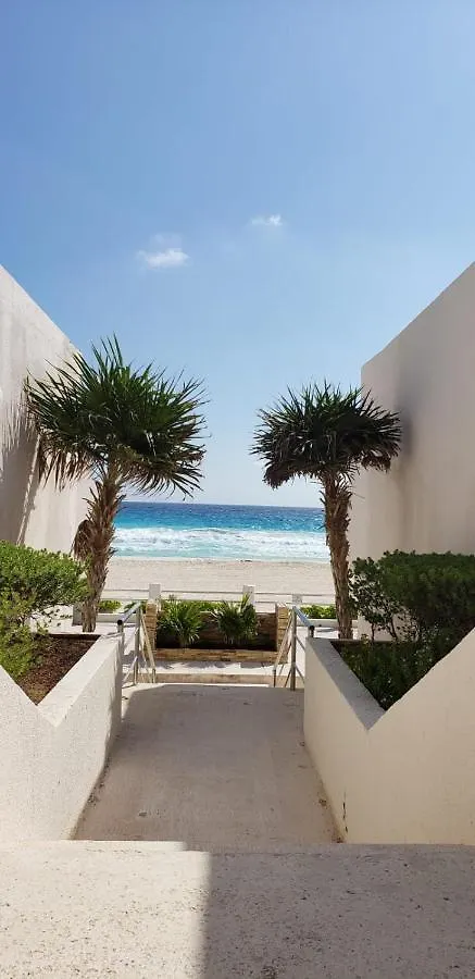 Beachfront Villa 4Br Hotel Zone Cancun